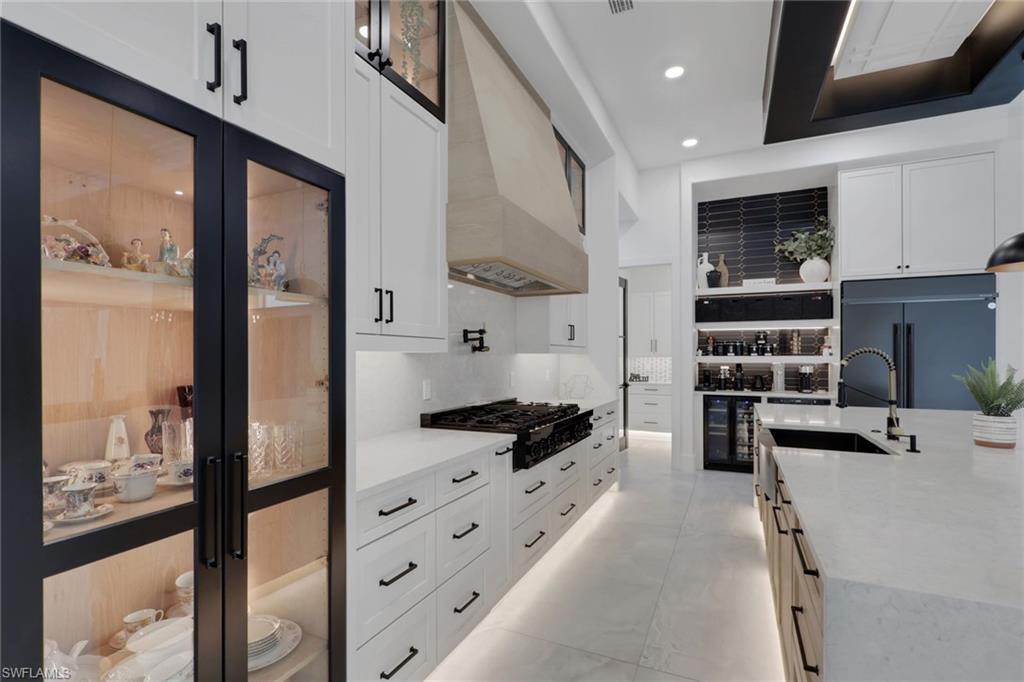 GOLDEN GATE ESTATES - Residential