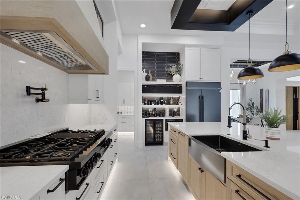 GOLDEN GATE ESTATES - Residential