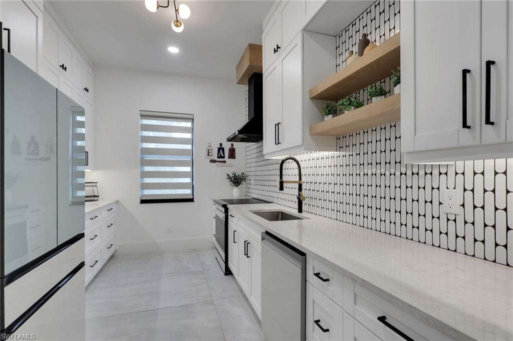 GOLDEN GATE ESTATES - Residential