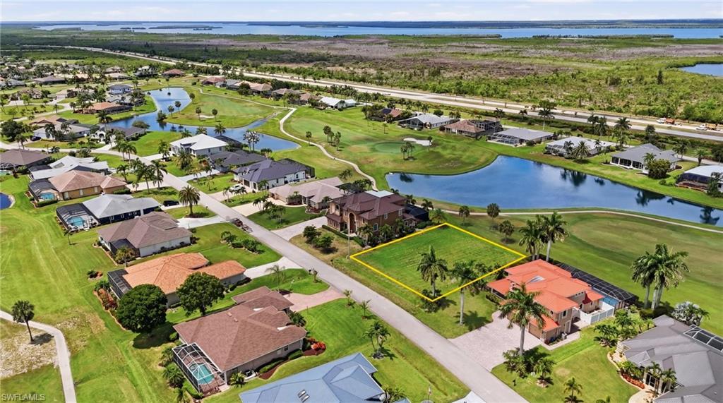 ROYAL TEE COUNTRY CLUB ESTATES - Land