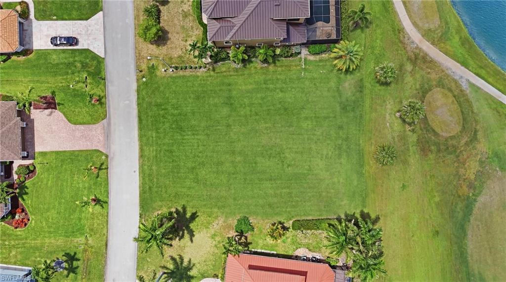 ROYAL TEE COUNTRY CLUB ESTATES - Land