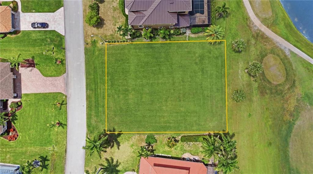 ROYAL TEE COUNTRY CLUB ESTATES - Land