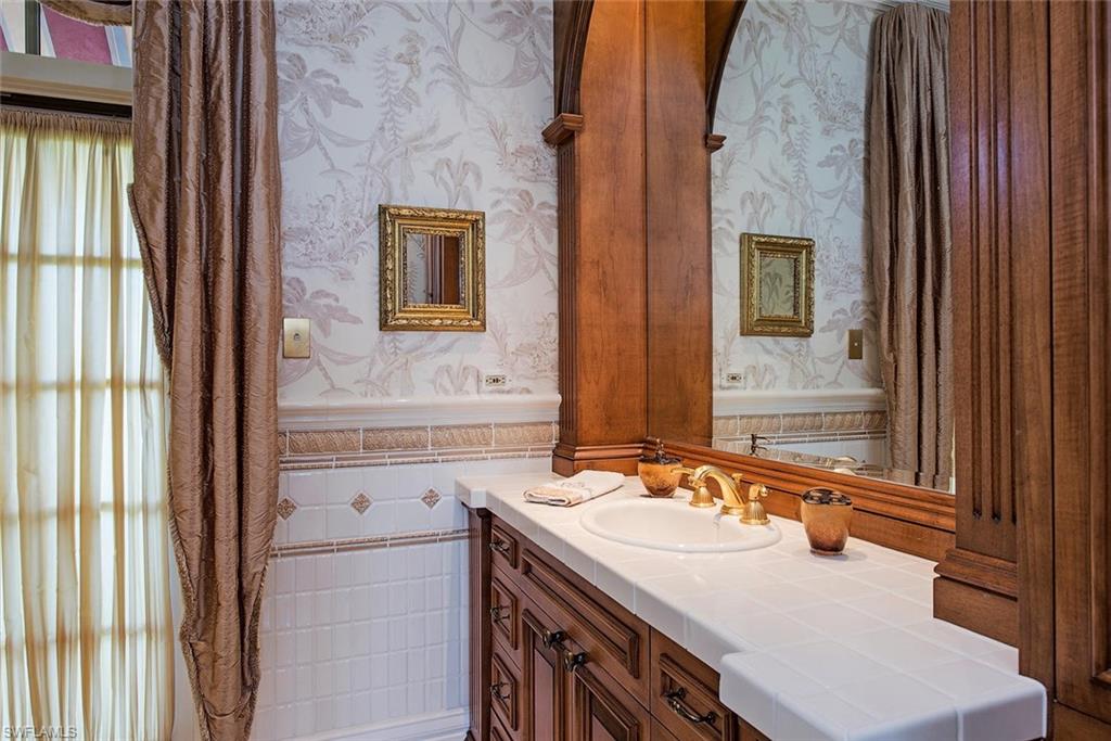 STRAND AT BAY COLONY - Residential