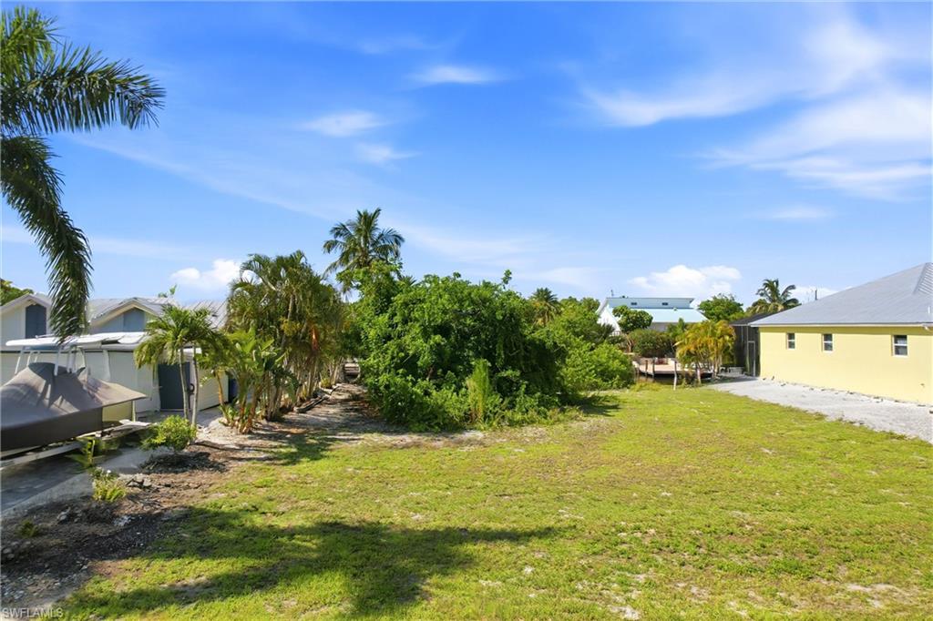 MANATEE BAY UNRECORDED SUBDIVISION - Land