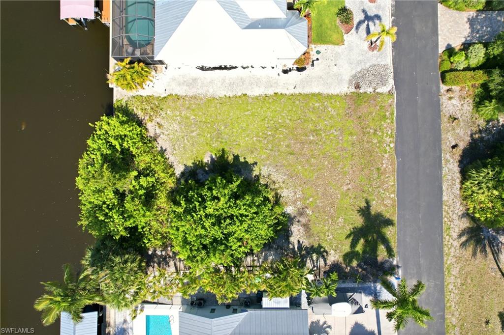 MANATEE BAY UNRECORDED SUBDIVISION - Land
