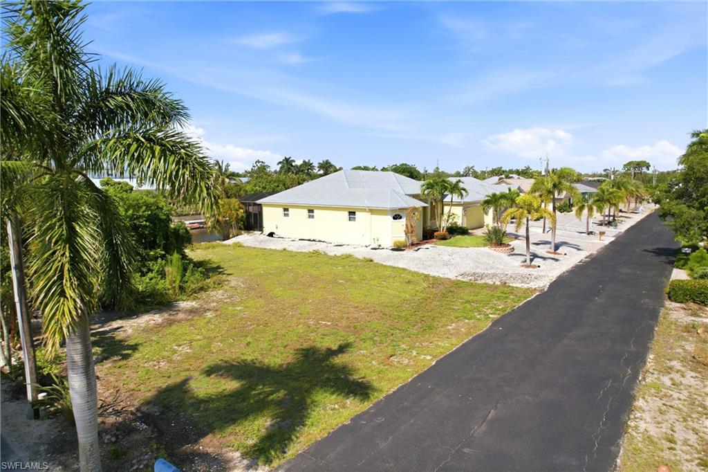 MANATEE BAY UNRECORDED SUBDIVISION - Land