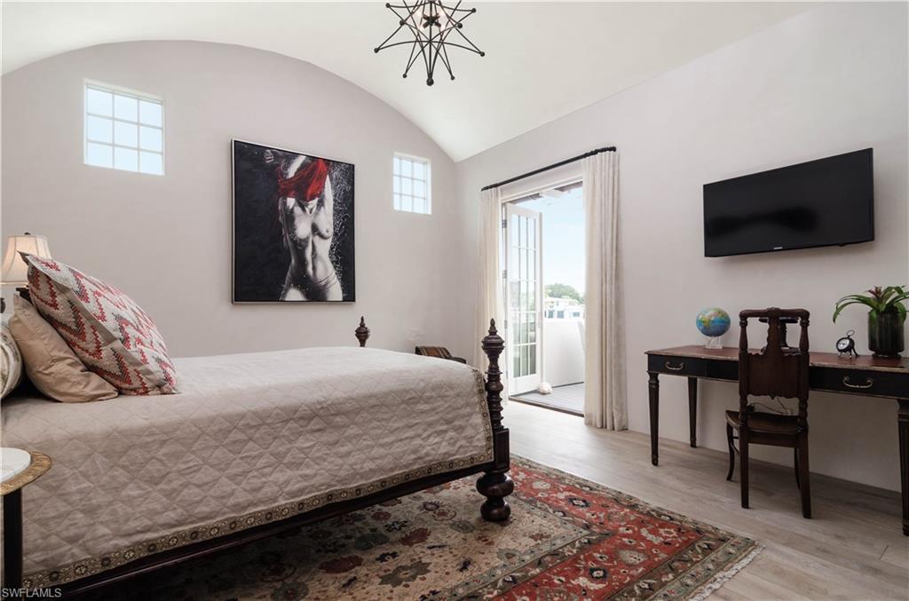 OLDE NAPLES - Residential