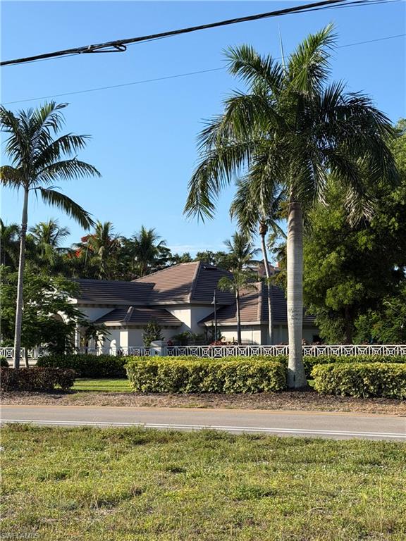 CAPE CORAL - Land