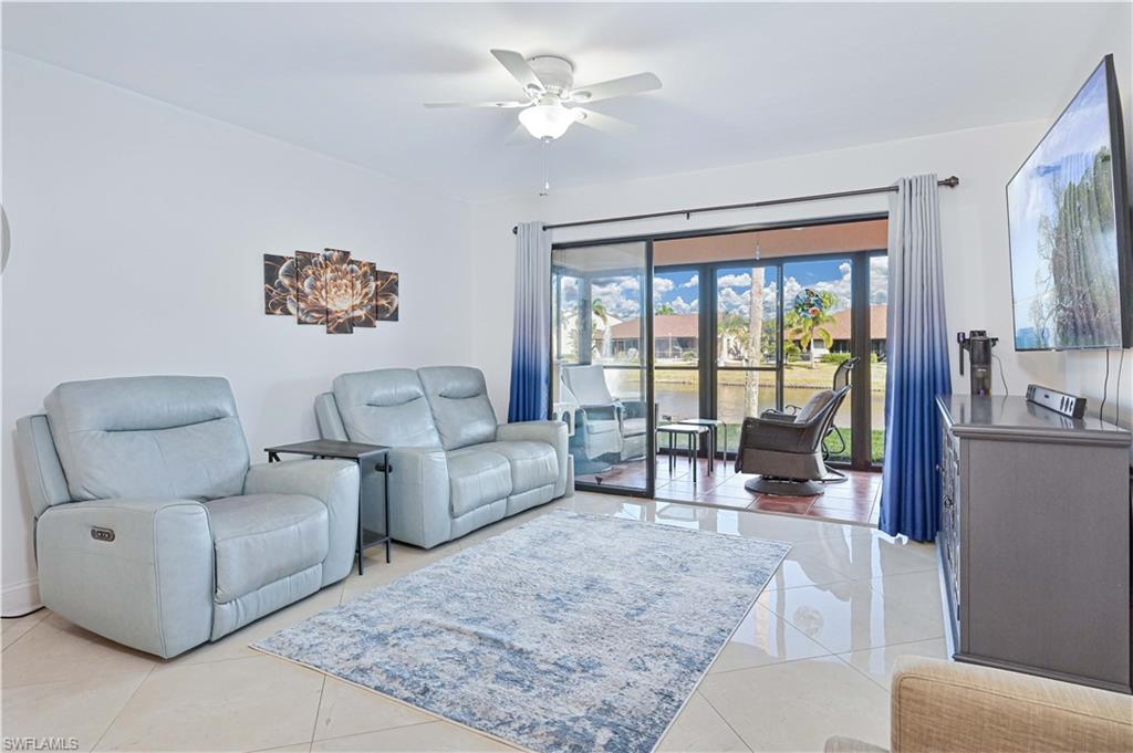 ADMIRALTY YACHT & RACQUET CLUB - Residential