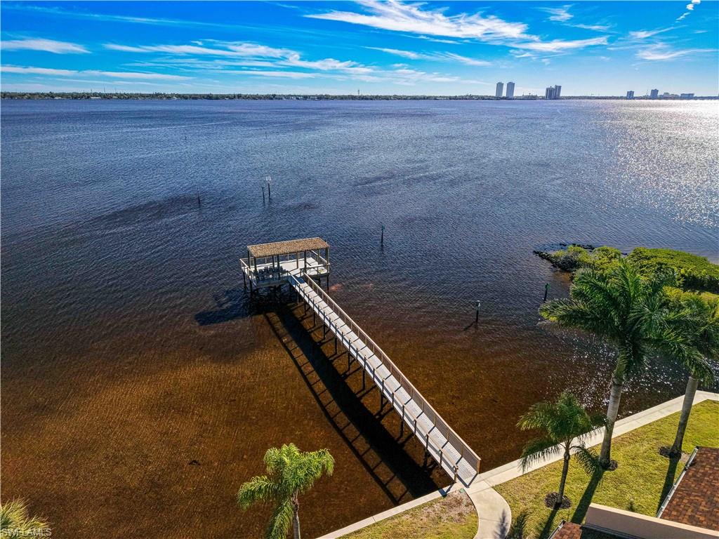 ADMIRALTY YACHT & RACQUET CLUB - Residential