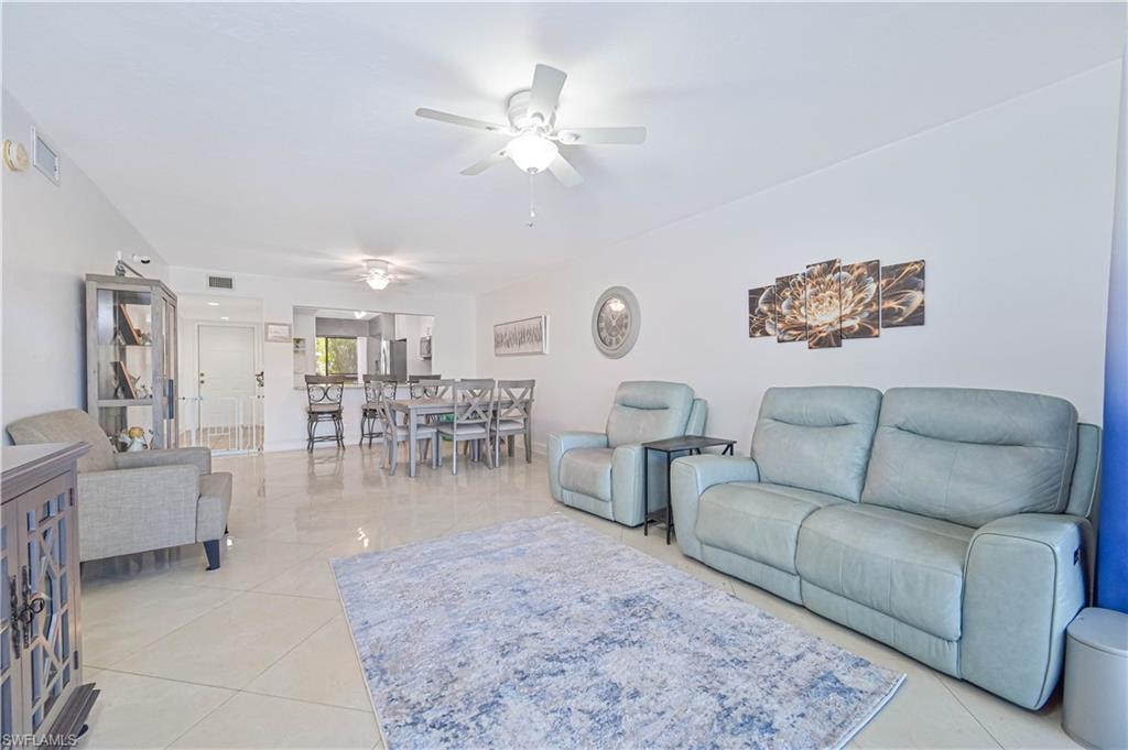 ADMIRALTY YACHT & RACQUET CLUB - Residential