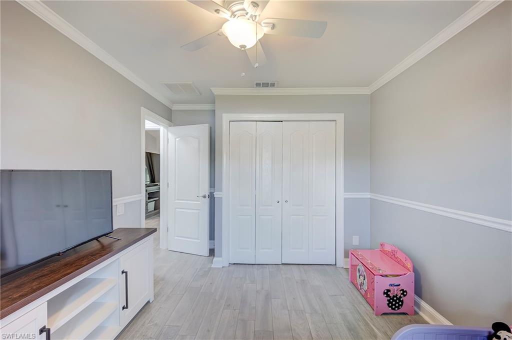 VILLAS FIVE - Residential