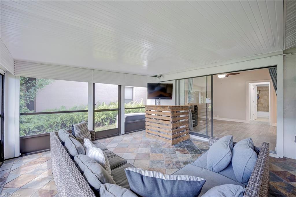 VILLAS FIVE - Residential