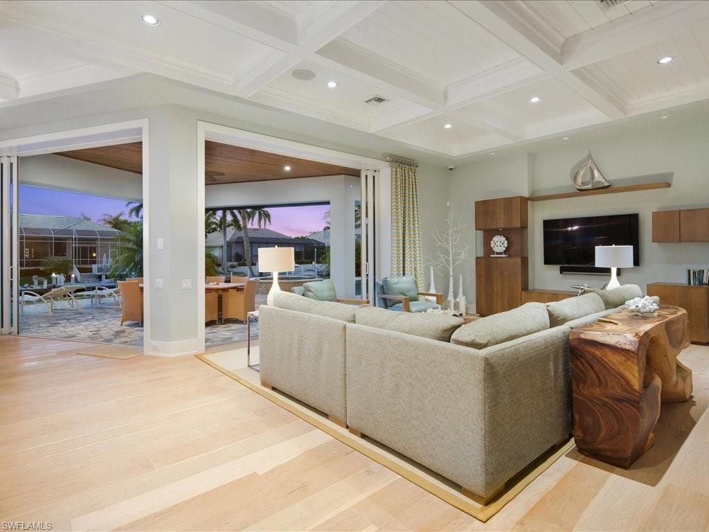 MARCO BEACH - Residential