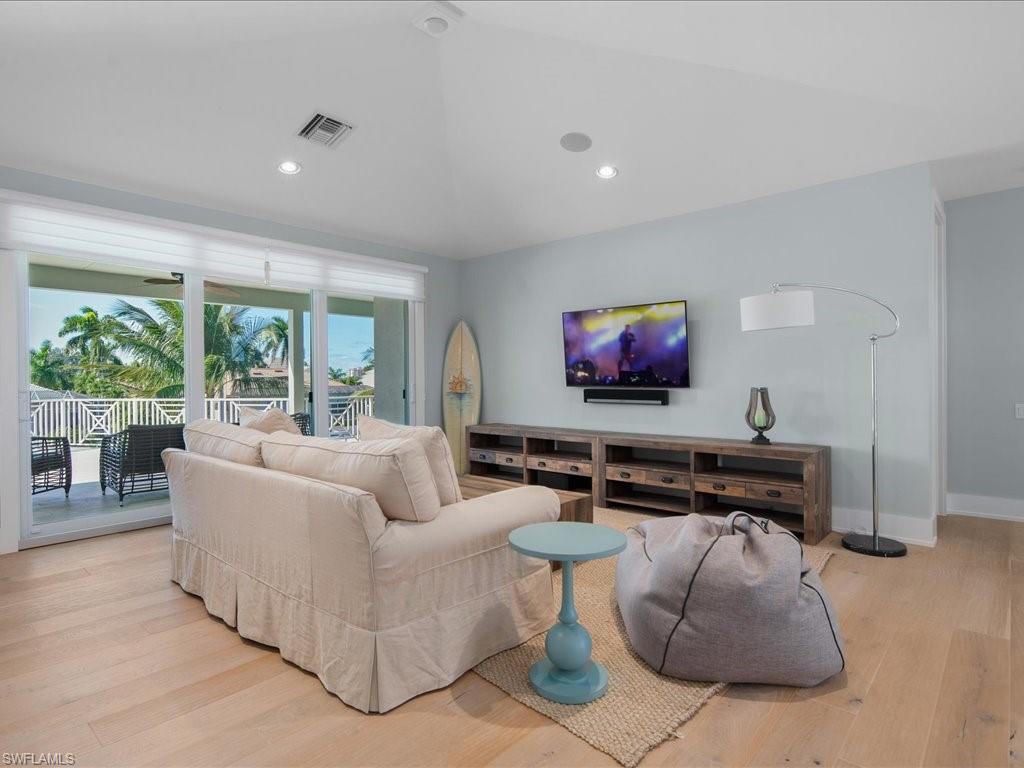 MARCO BEACH - Residential