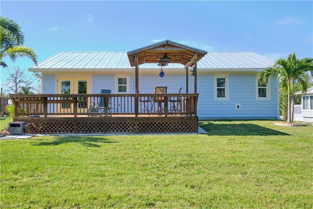 PINE ISLAND TROPICAL HOMESITES - Residential