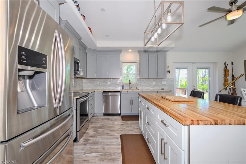 PINE ISLAND TROPICAL HOMESITES - Residential
