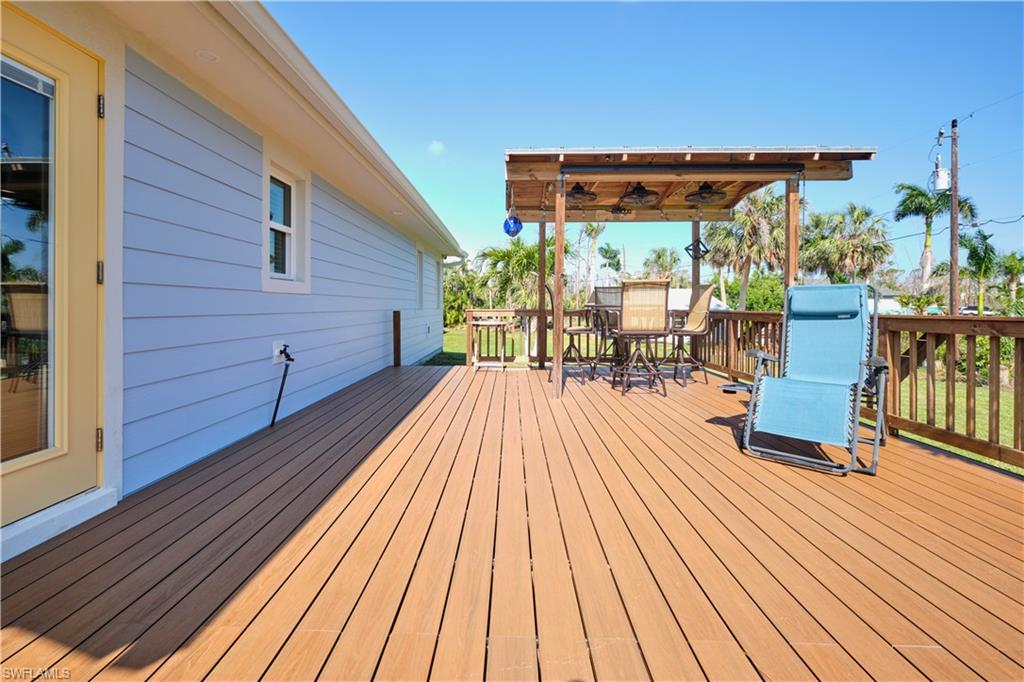 PINE ISLAND TROPICAL HOMESITES - Residential