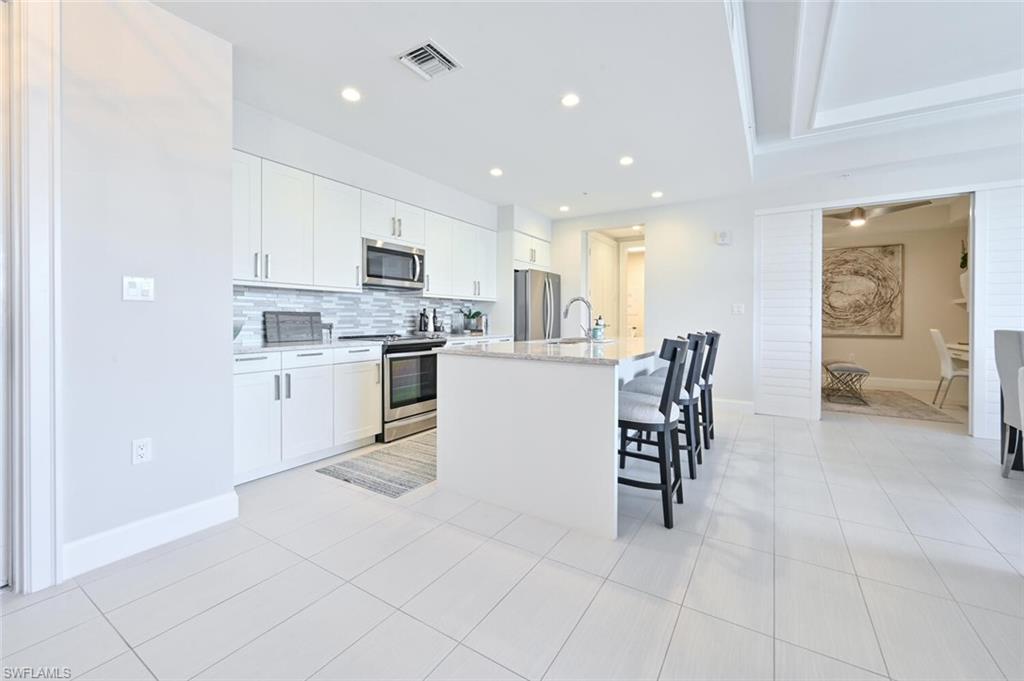 ELEVEN ELEVEN CENTRAL - Residential Lease