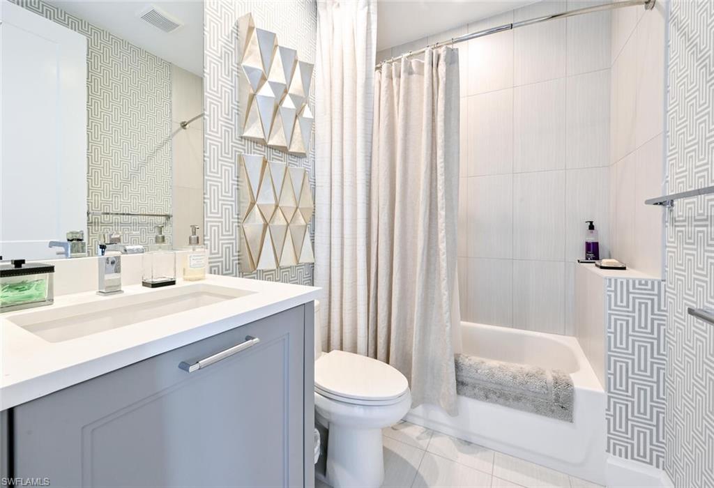 ELEVEN ELEVEN CENTRAL - Residential Lease