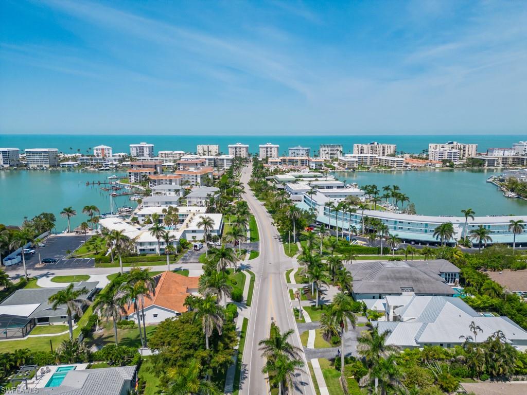 MOORINGS - Residential