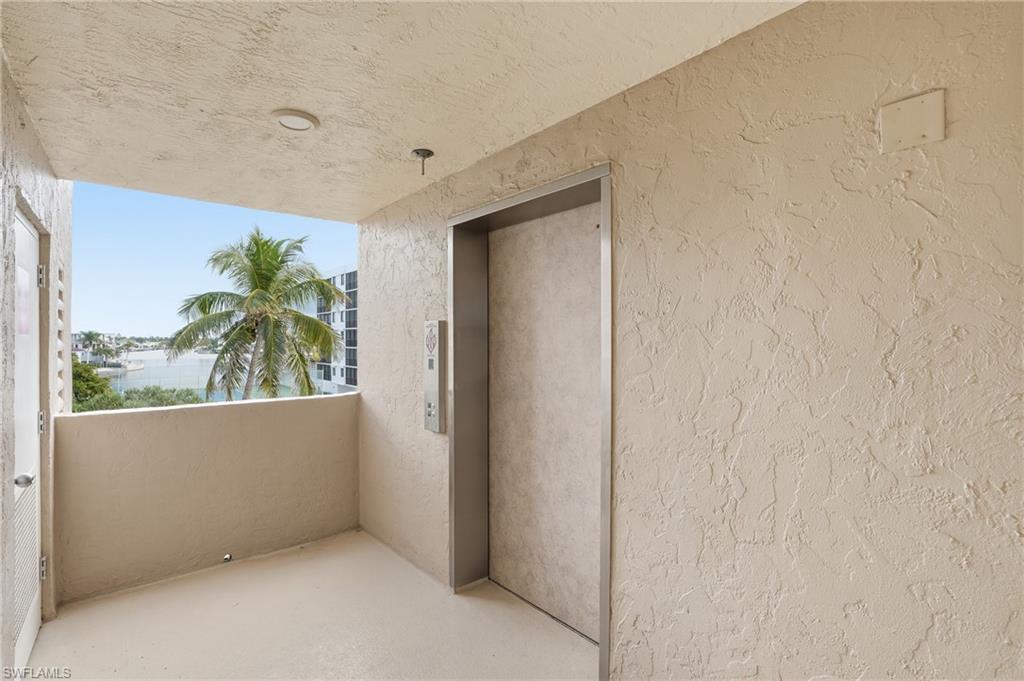 BAYSHORES - Residential Lease