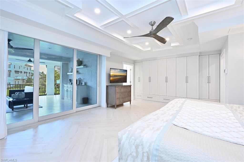 BAREFOOT BEACH - Residential