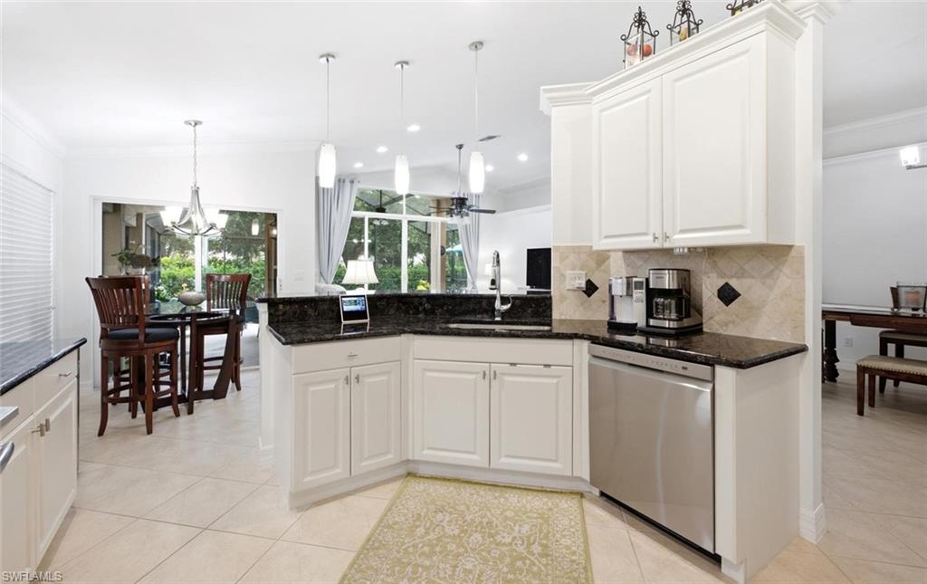 SATURNIA LAKES - Residential