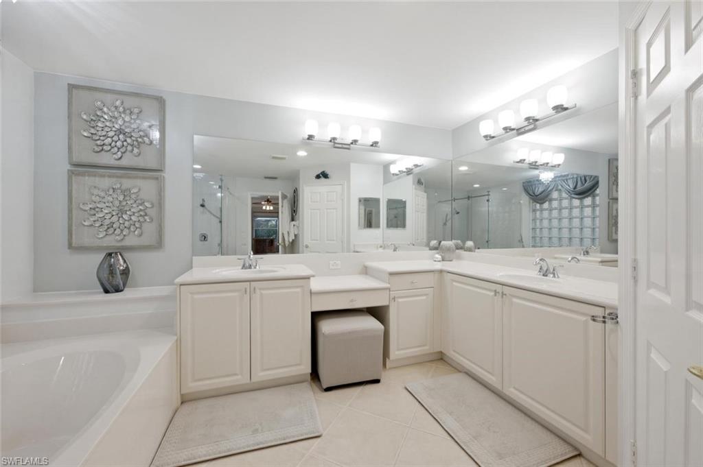 SATURNIA LAKES - Residential