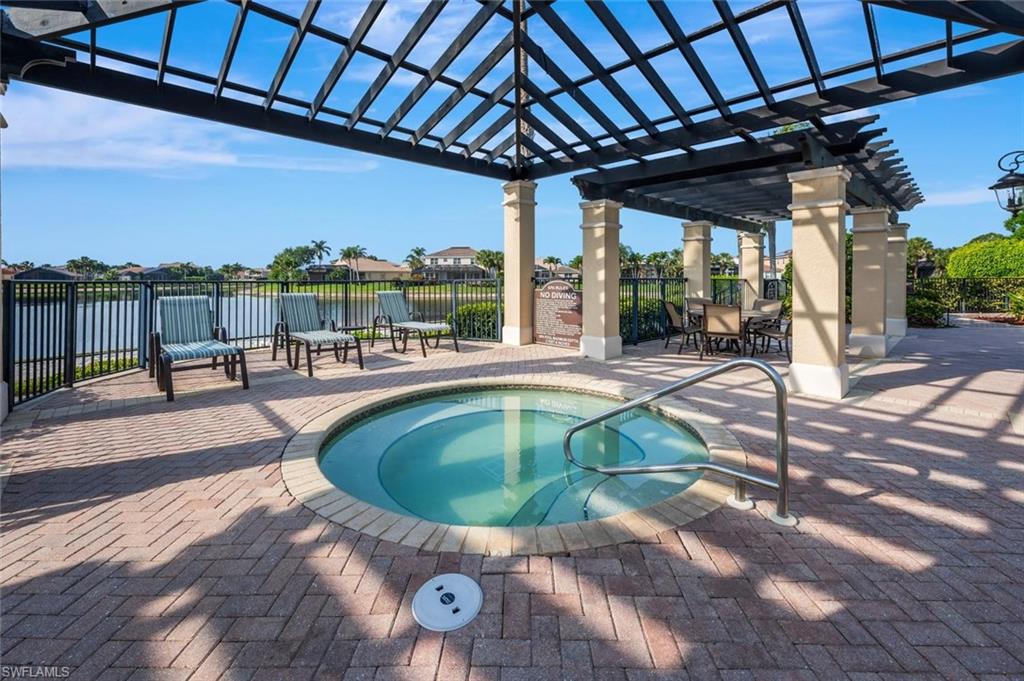 SATURNIA LAKES - Residential