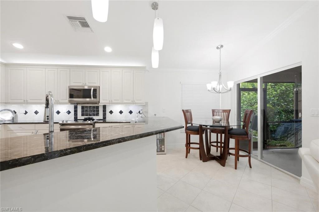 SATURNIA LAKES - Residential