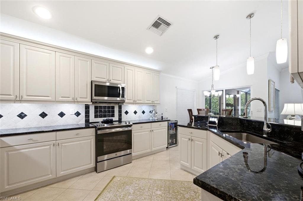 SATURNIA LAKES - Residential