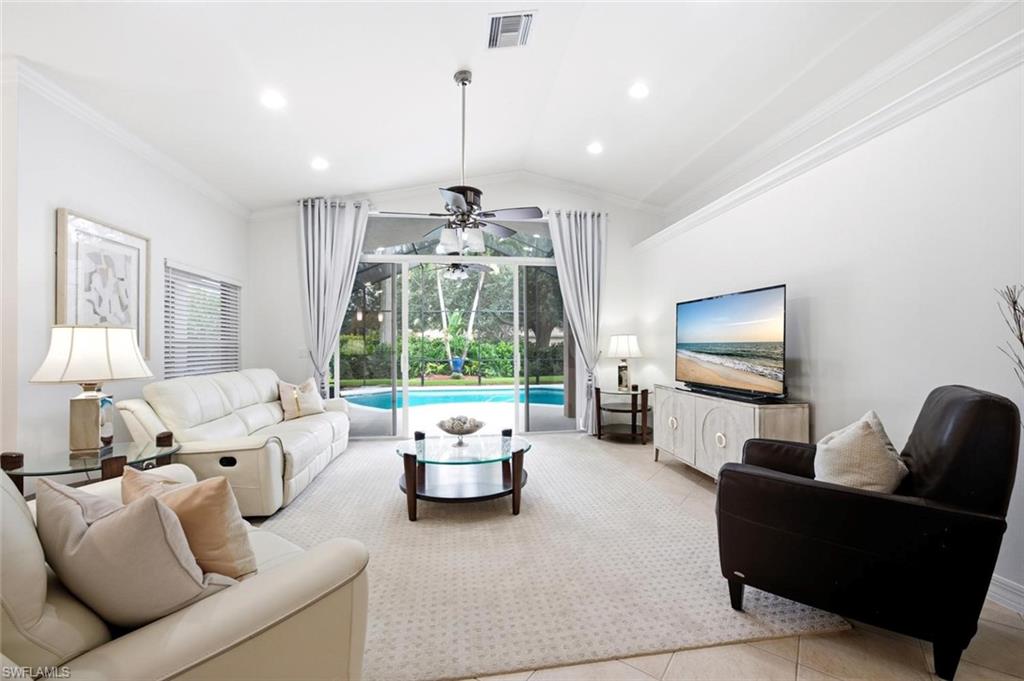 SATURNIA LAKES - Residential