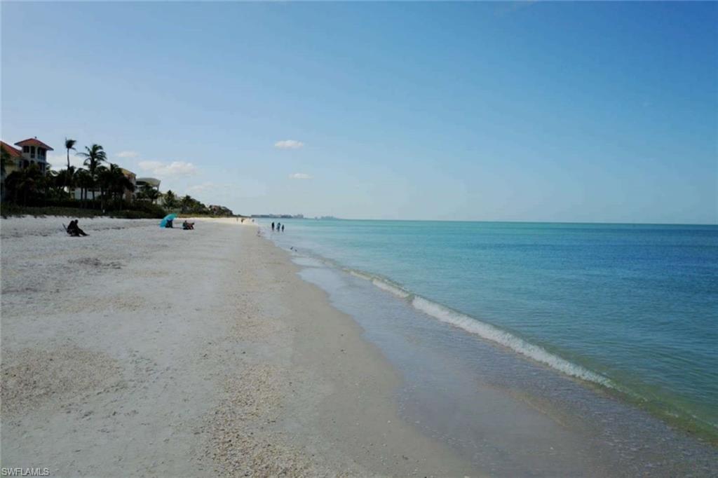 BEACH AND TENNIS CLUB - Residential