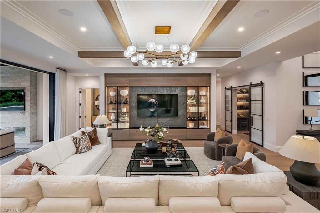 MOORINGS - Residential