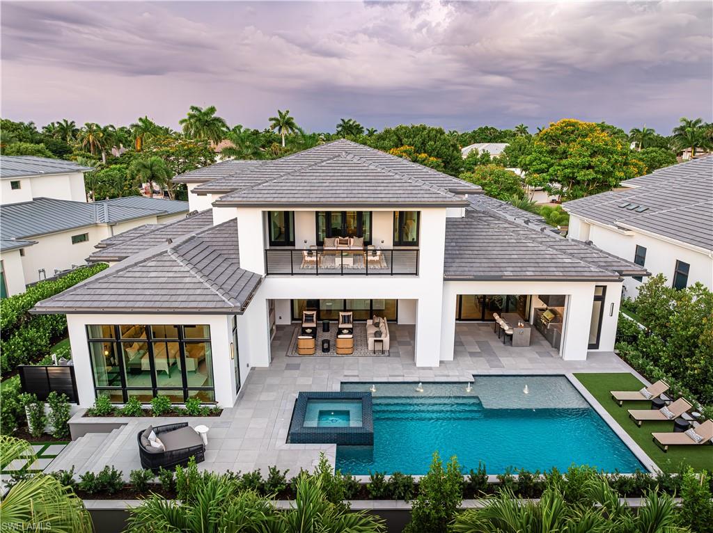 MOORINGS - Residential