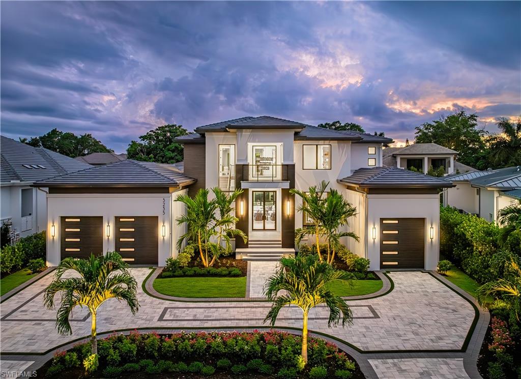 MOORINGS - Residential