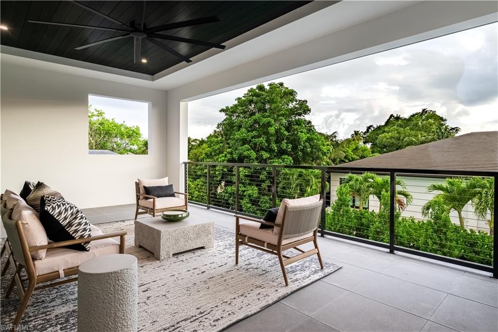 MOORINGS - Residential