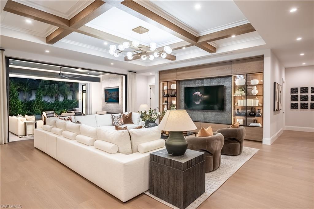 MOORINGS - Residential