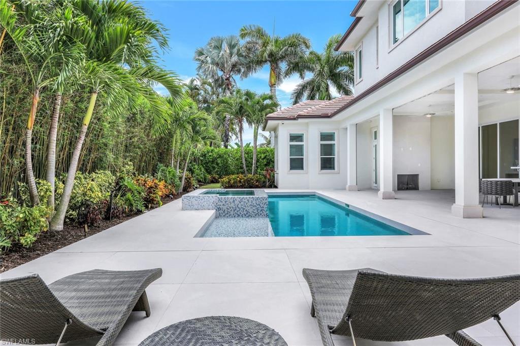 PARK SHORE - Residential