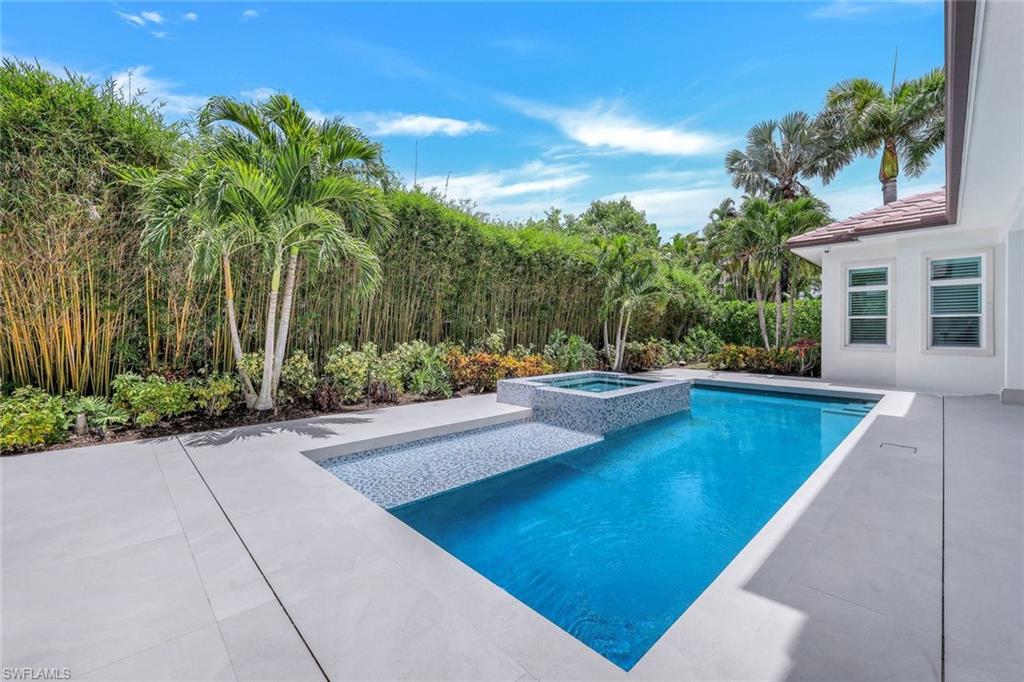PARK SHORE - Residential