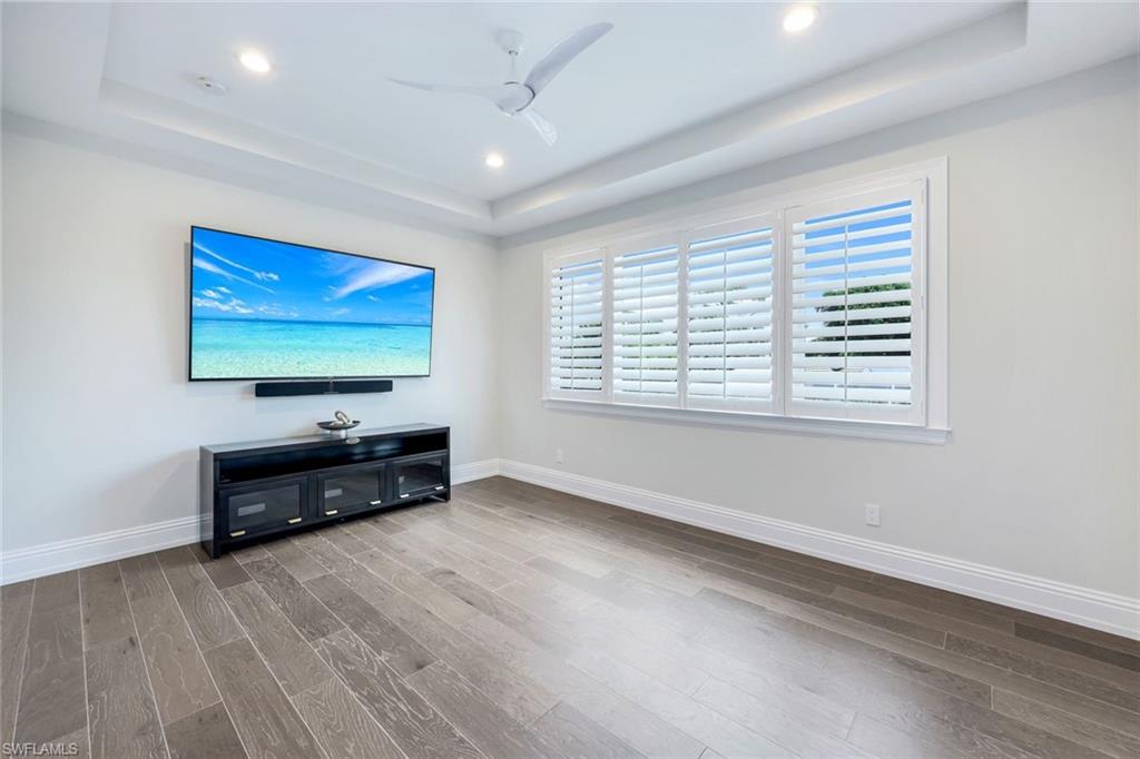 PARK SHORE - Residential