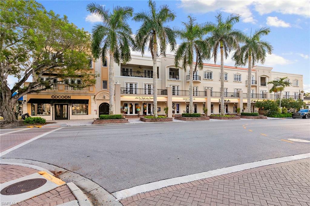 THE COLONNADE ON 5TH - Residential