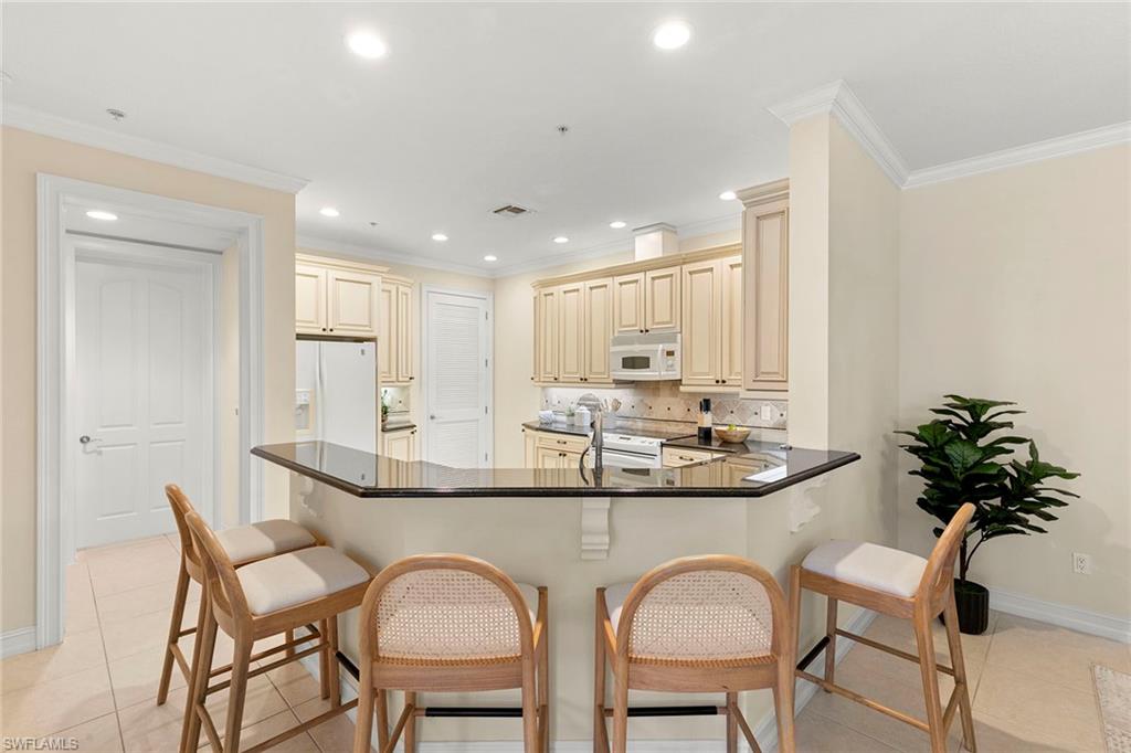 THE COLONNADE ON 5TH - Residential