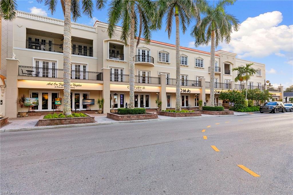 THE COLONNADE ON 5TH - Residential