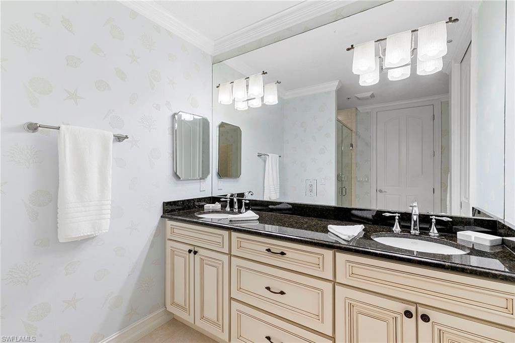 THE COLONNADE ON 5TH - Residential