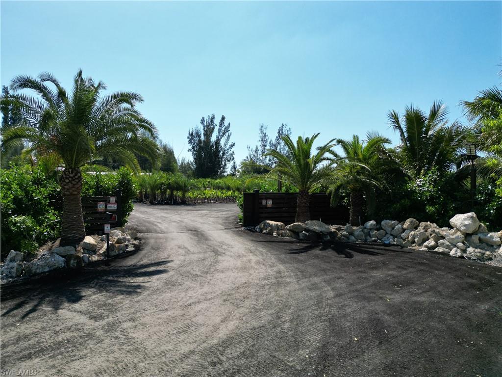 PINE ISLAND - Land