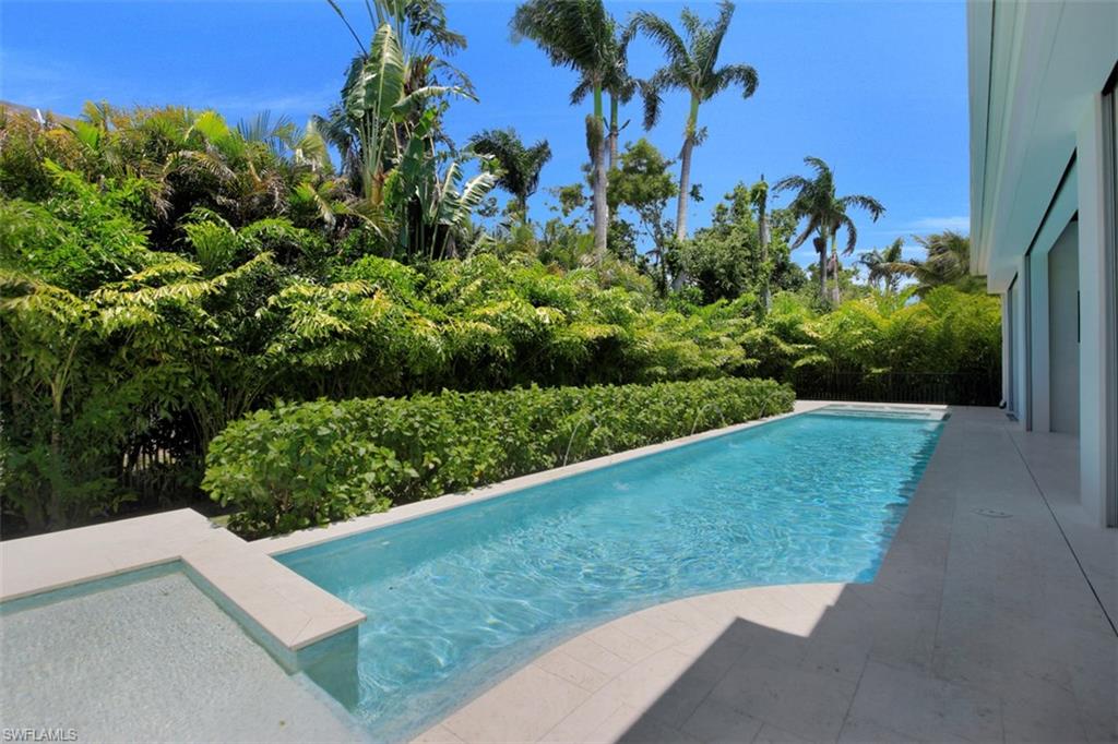 MOORINGS - Residential