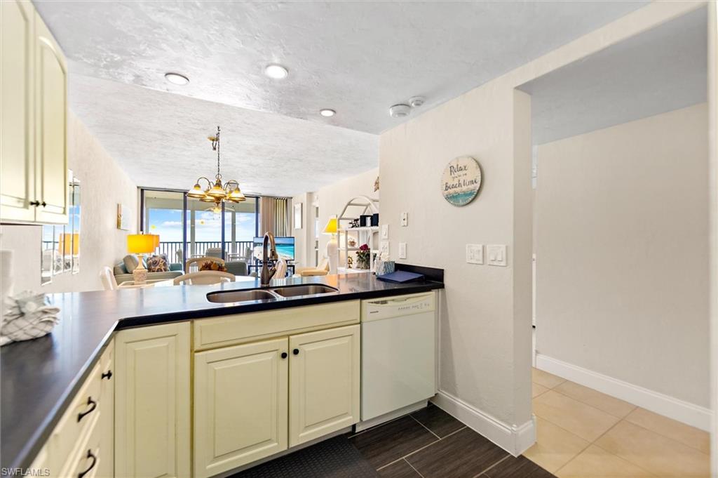 SUNSET CONDO - Residential