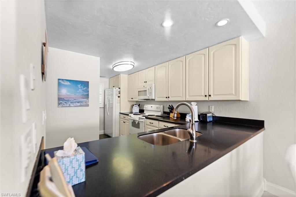SUNSET CONDO - Residential